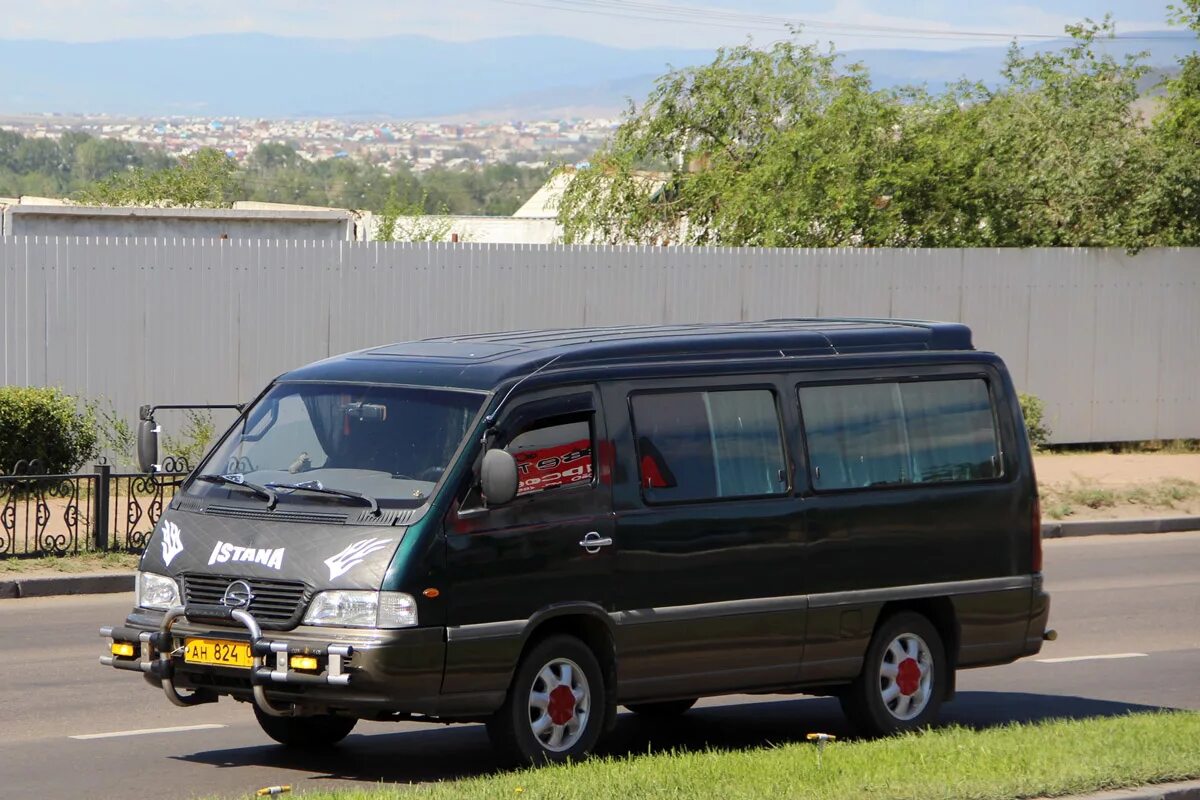 Санг енг Истана. SSANGYONG Истана. Mercedes SSANGYONG Istana. SSANGYONG Istana красный Чикой. Санг енг истана купить