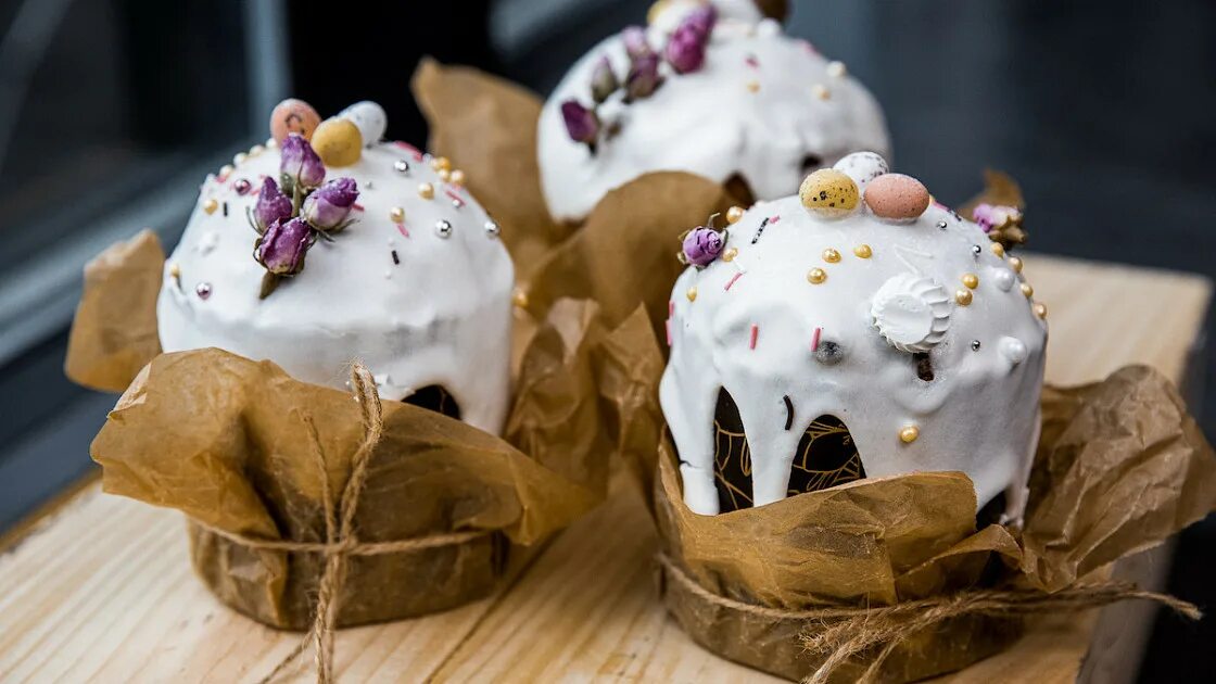 Кулич с цедрой апельсина и изюмом. Пасхальные сладости. пасха десерт. кулич с цукатами. кулич с маскарпоне.