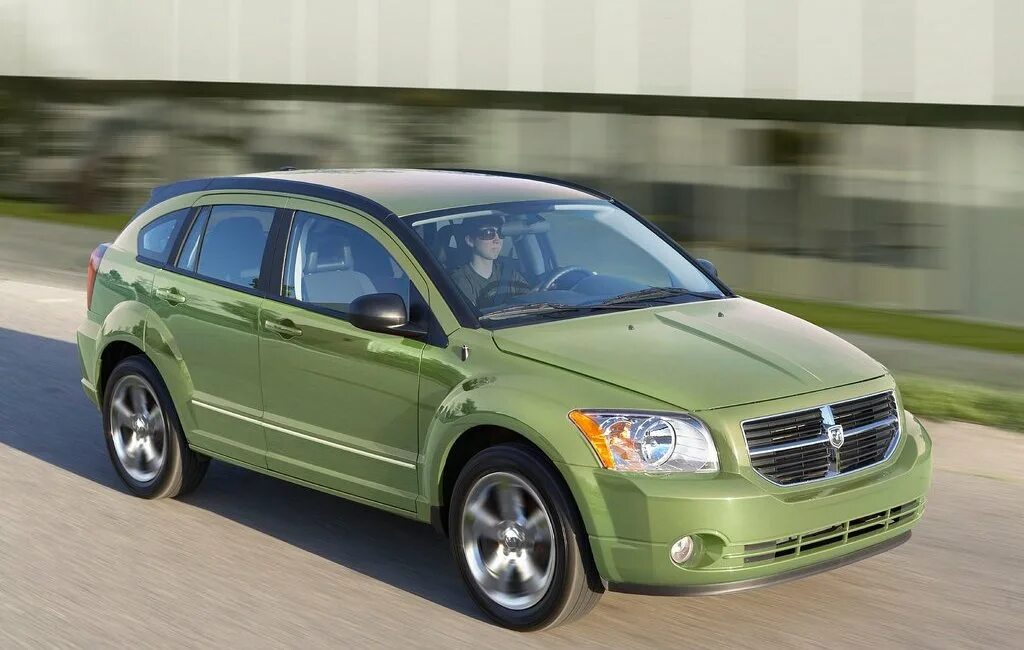 Dodge caliber купить. Додж Калибер. Додж Калибер 2010. Додж Калибер 2009. Додж Калибр зеленый.