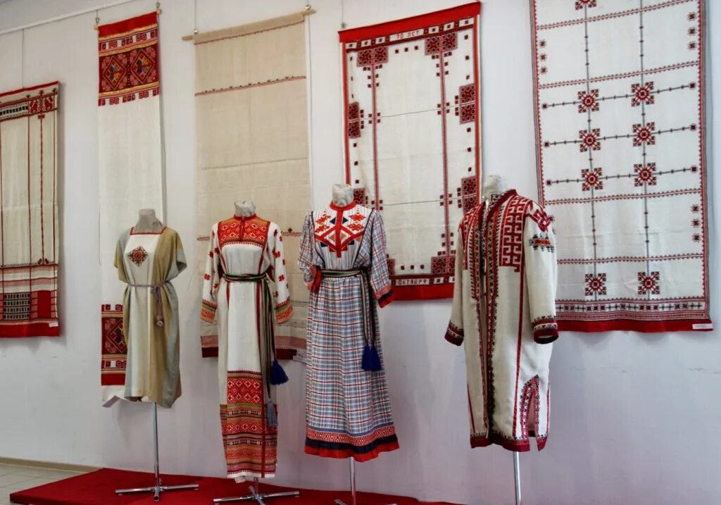 В тарусских страницах содержатся материалы