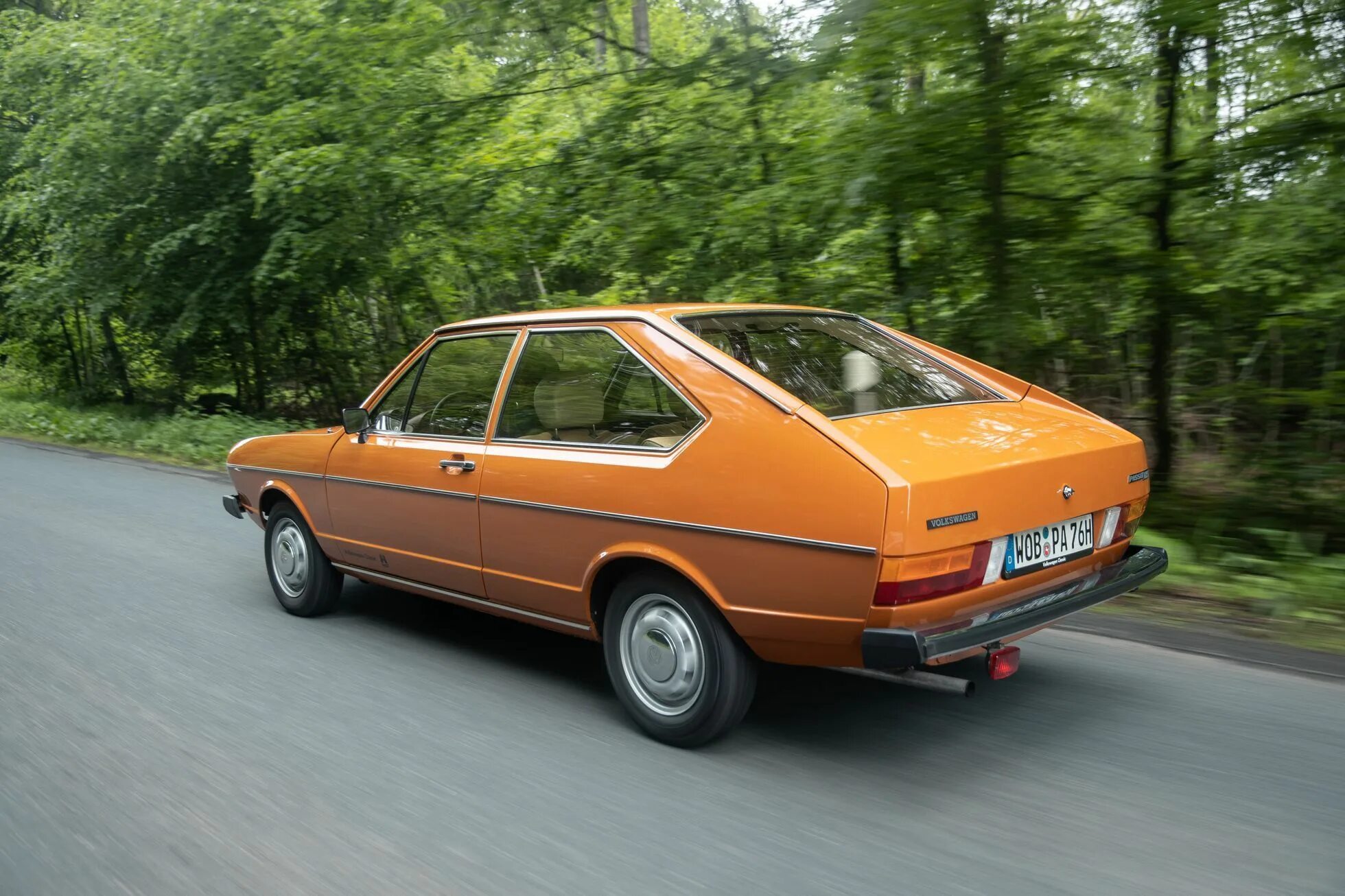 Пассат 1 поколение. Фольксваген Пассат 1 поколения. Фольксваген Пассат 1976. VW Passat 1973ё.