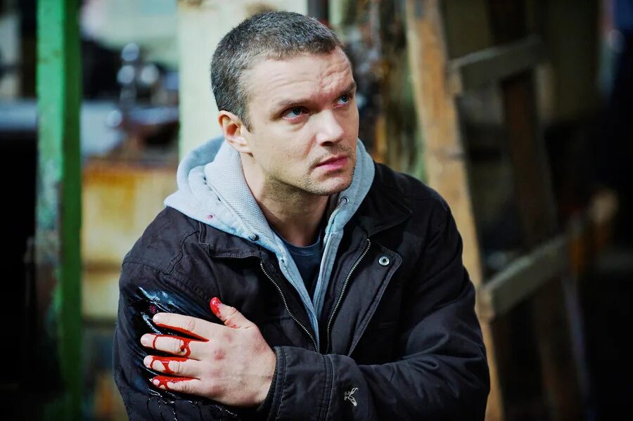 Актер снимается в сериалах
