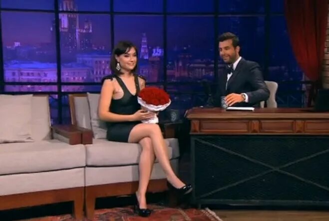 саша грей в вечернем урганте. саша грей у урганта в гостях. вечерний ургант заворотнюк. саша грей иван ургант. саша грей у урганта в гостях.