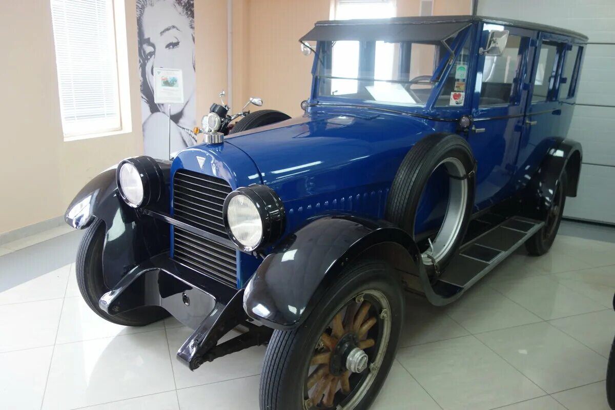 этторе бугатти. роллс ройс 1919 года. Hudson super six. 1923 ford model a sedan. бугатти тайп 32.