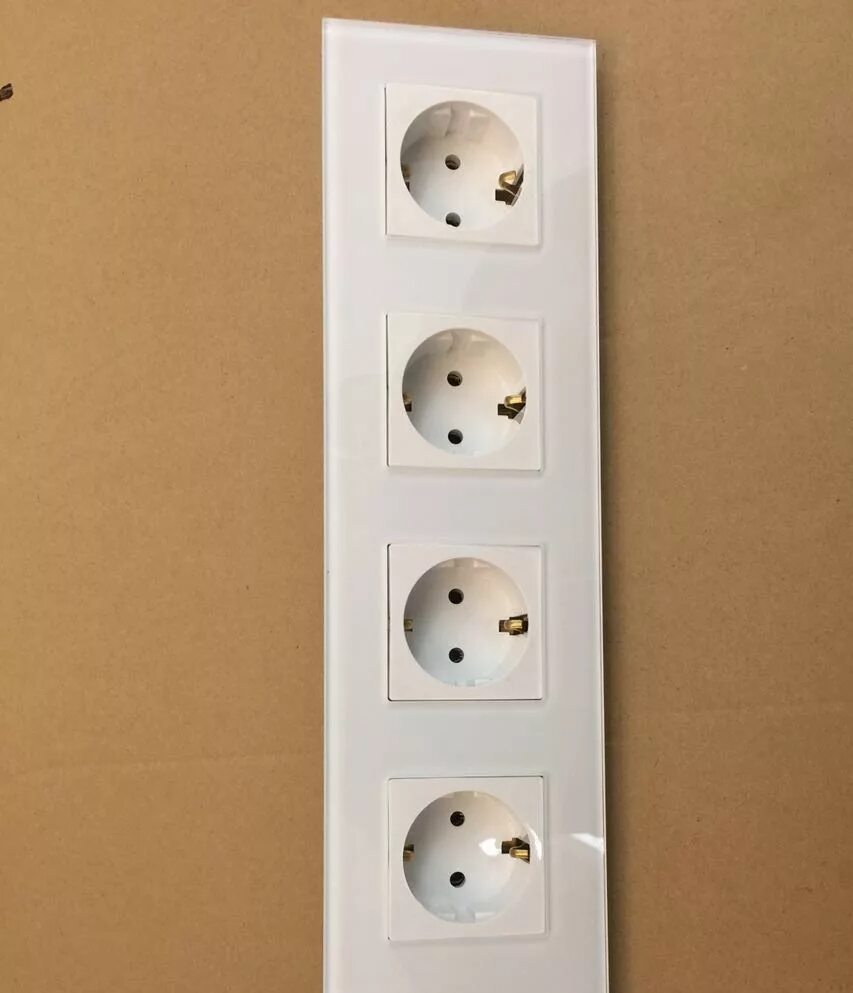 Розетки Schuko Socket 16a. Розетка Schuko тройная 16a. Электророзетка Kopou kp005eu-w. Розетки накладные 5 гнезд Легран. Розетки внутренние цены