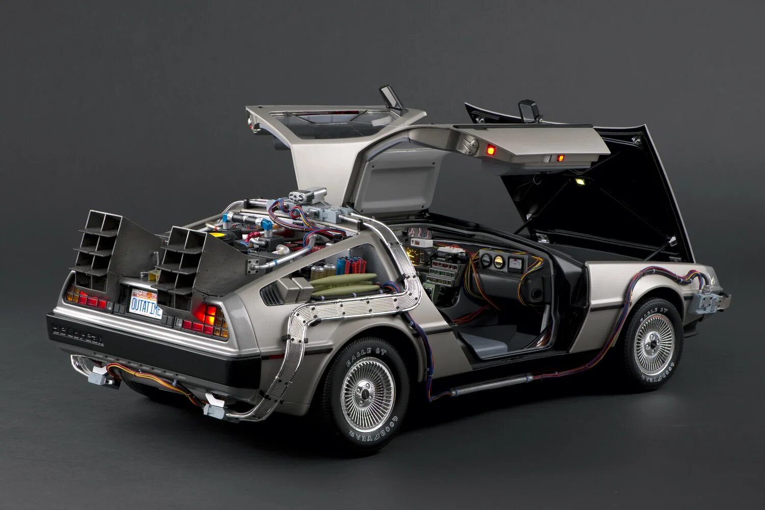 Машину времени полностью. Делориан ДМС 12 назад в будущее. DELOREAN DMC-12 машина времени. Делориан ДМС 12 машина времени. ДЕЛОРЕАН дмс12 назад в будущее.