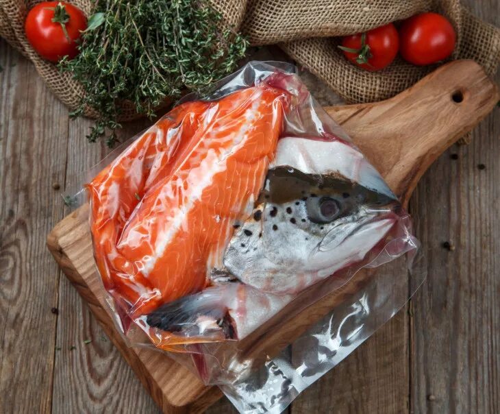 Суповой набор из форели. Набор для ухи семга. Суповые наборы из красной рыбы. Суповой набор форель. Форель радужная суповой набор.