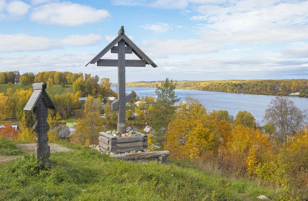 церковь маяк гора секирная. церковь афонская кавказ. часовня сен-мишель д эгиль. свято-георгиевский монастырь севастополь фиолент. троицкая церковь в гергети грузия.