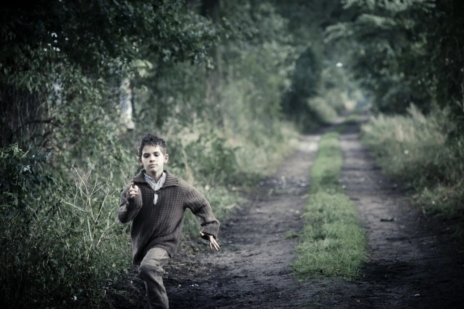 Мальчики пошли. Беги, мальчик, беги / Lauf Junge Lauf, 2013. Мальчик бежит. Мальчик в лесу.