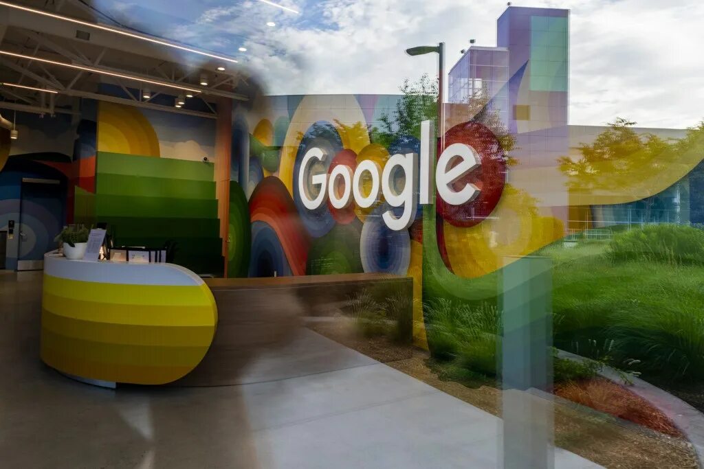 Work in google. Работа в гугл. google workers. google work. google headquarters.