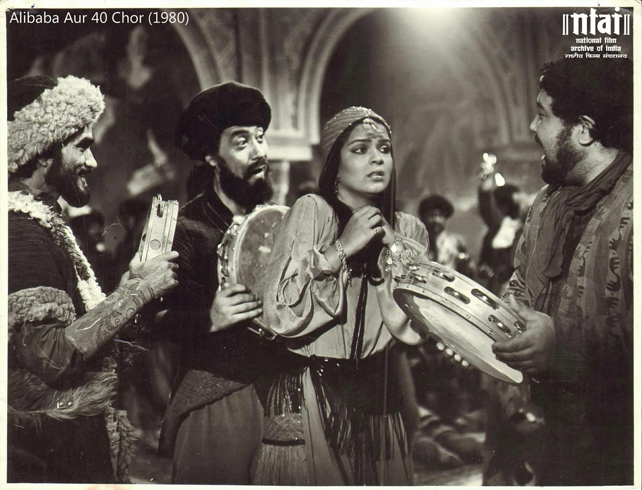Баба 40 разбойников где снимали. Алибаба и 40 разбойников мюзикл ссср. Али баба и сорок разбойников 1983. Jy фальшивый фильм али баба и 40 разбойников. Театр экспромт али баба.