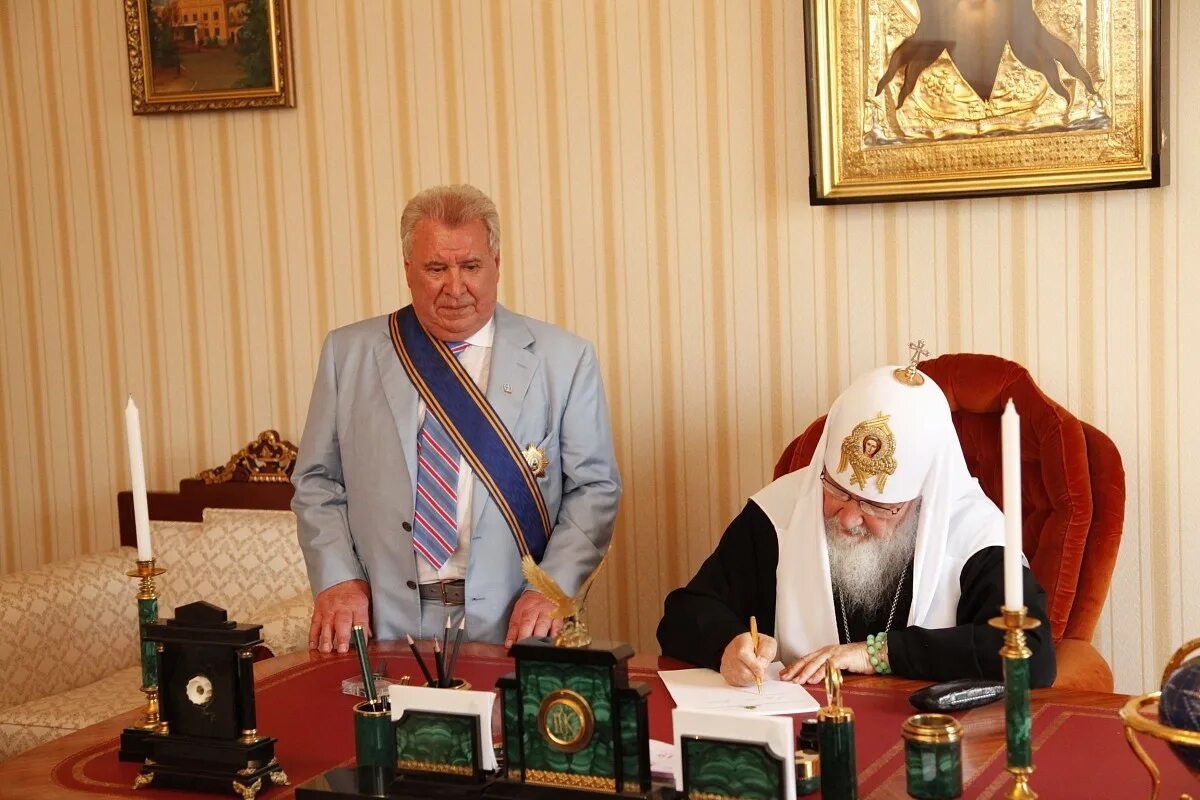 Пархаев евгений алексеевич софрино. Софрино патриарх. Пархаев евгений алексеевич софрино. Пархаев евгений алексеевич софрино. Директор завода софрино рпц евгений пархаев.