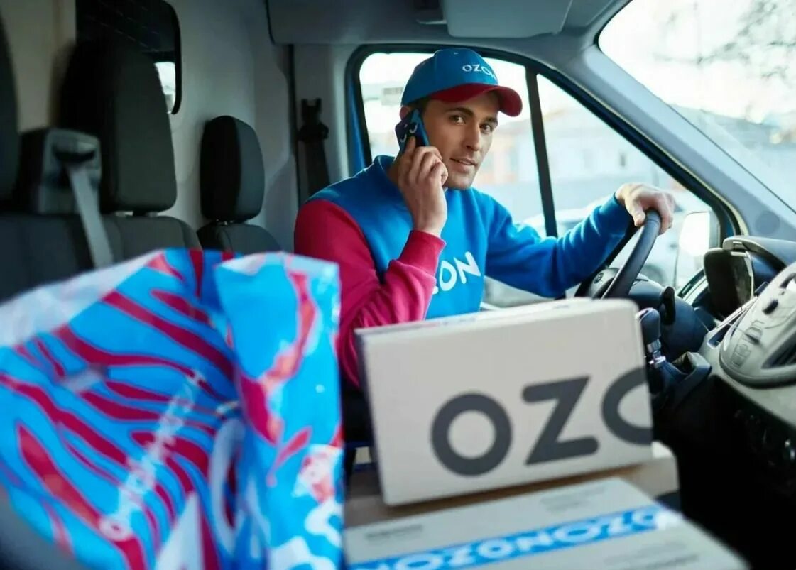 Озон можно водитель. Ozon fresh курьер. Озон экспресс. Озон водитель курьер. Курьер озон.