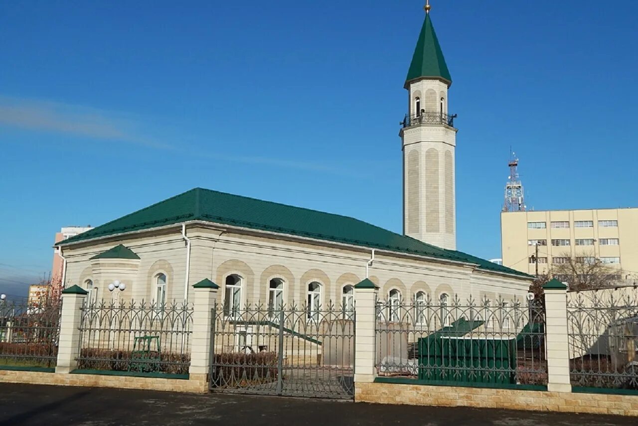 Ураза оренбург. Центральная Соборная мечеть Оренбург. Мечеть Хусаиния Оренбург. Мечеть на Терешковой Оренбург. Мечеть Караван-сарай в Оренбурге.