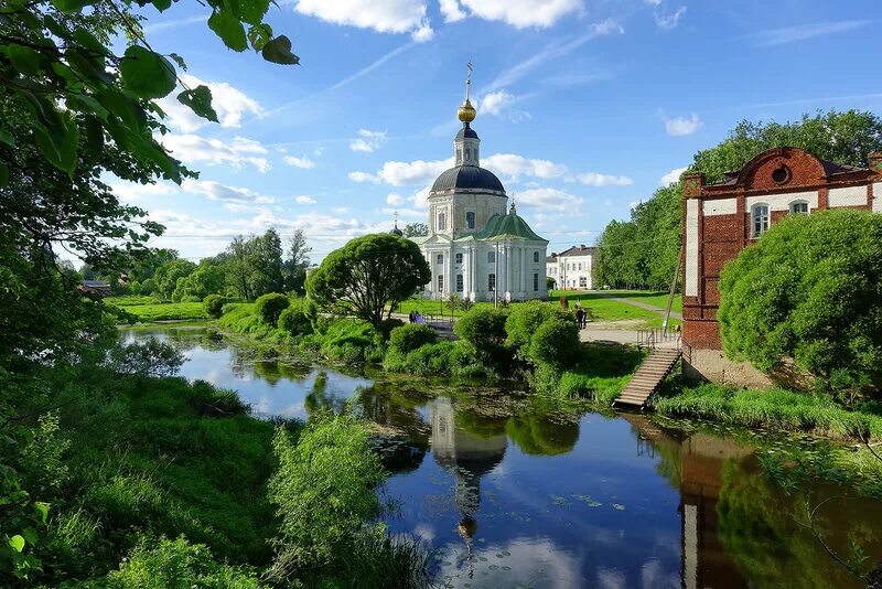 Смоленская и вяземская. Река Вязьма Смоленск. Вязьма река в г Вязьма. Набережная реки Вязьма. Набережные города Вязьма.