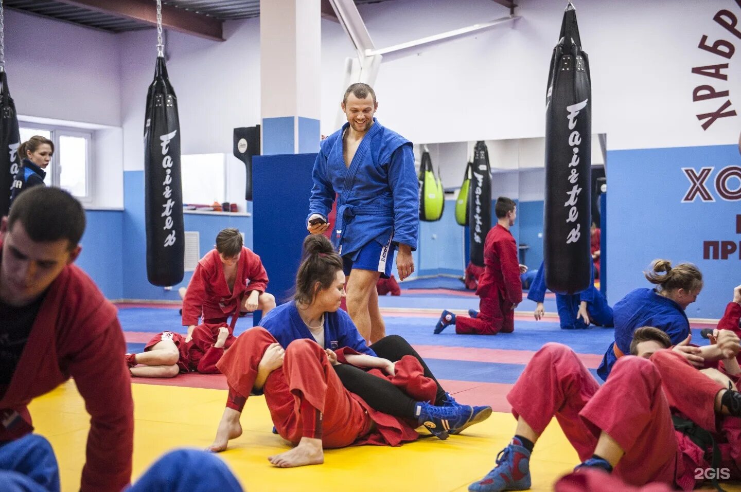 Боевые искусства петербург. Школа боевых искусств чиканчи. Зал мма в санкт-петербурге. Секции единоборств спб. Секции единоборств спб.