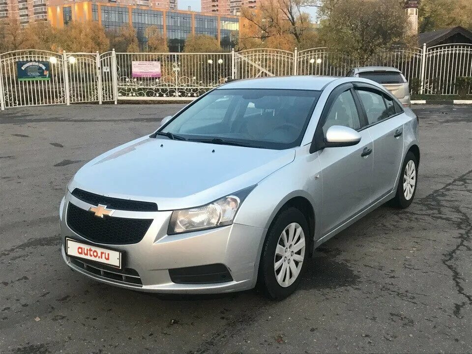 Белый daewoo lacetti cruze. 8. Chevrolet cruze 2013 универсал красный. Шевроле круз седан 2011 год серебристый. Шевроле волгодонск.