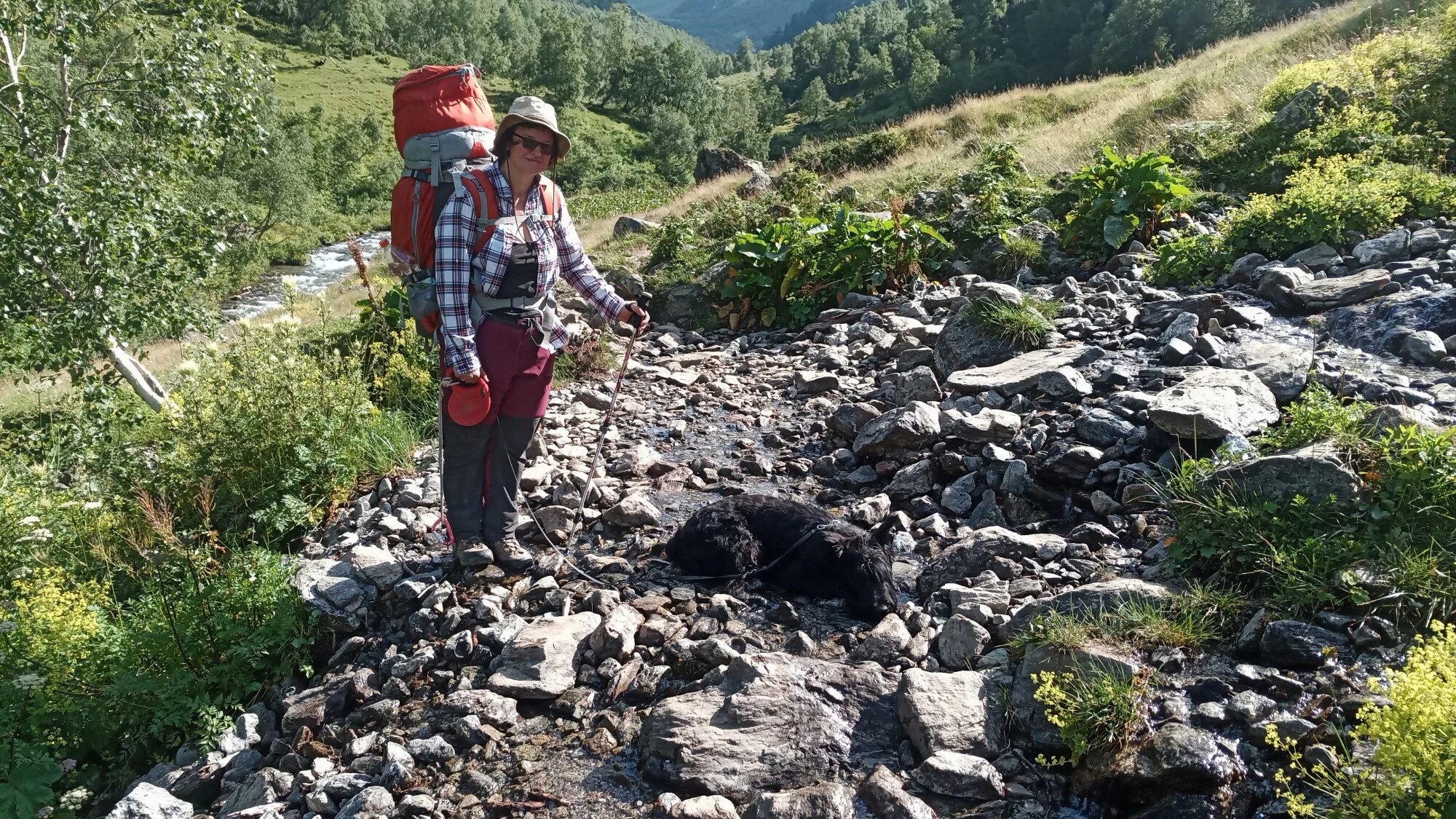 Архыз треккинг. Архыз в августе фото. Озеро малик архыз. Гора пупок архыз. Весенний архыз.