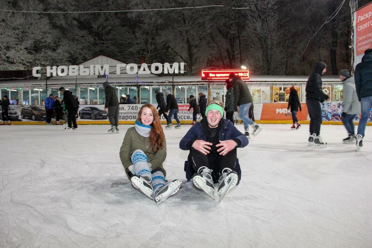 Ледовый каток ставрополь площадь ленина. Ледниковый каток ставрополь. Московский каток. Каток ставрополь. Каток в ставрополе каток в ставрополе.