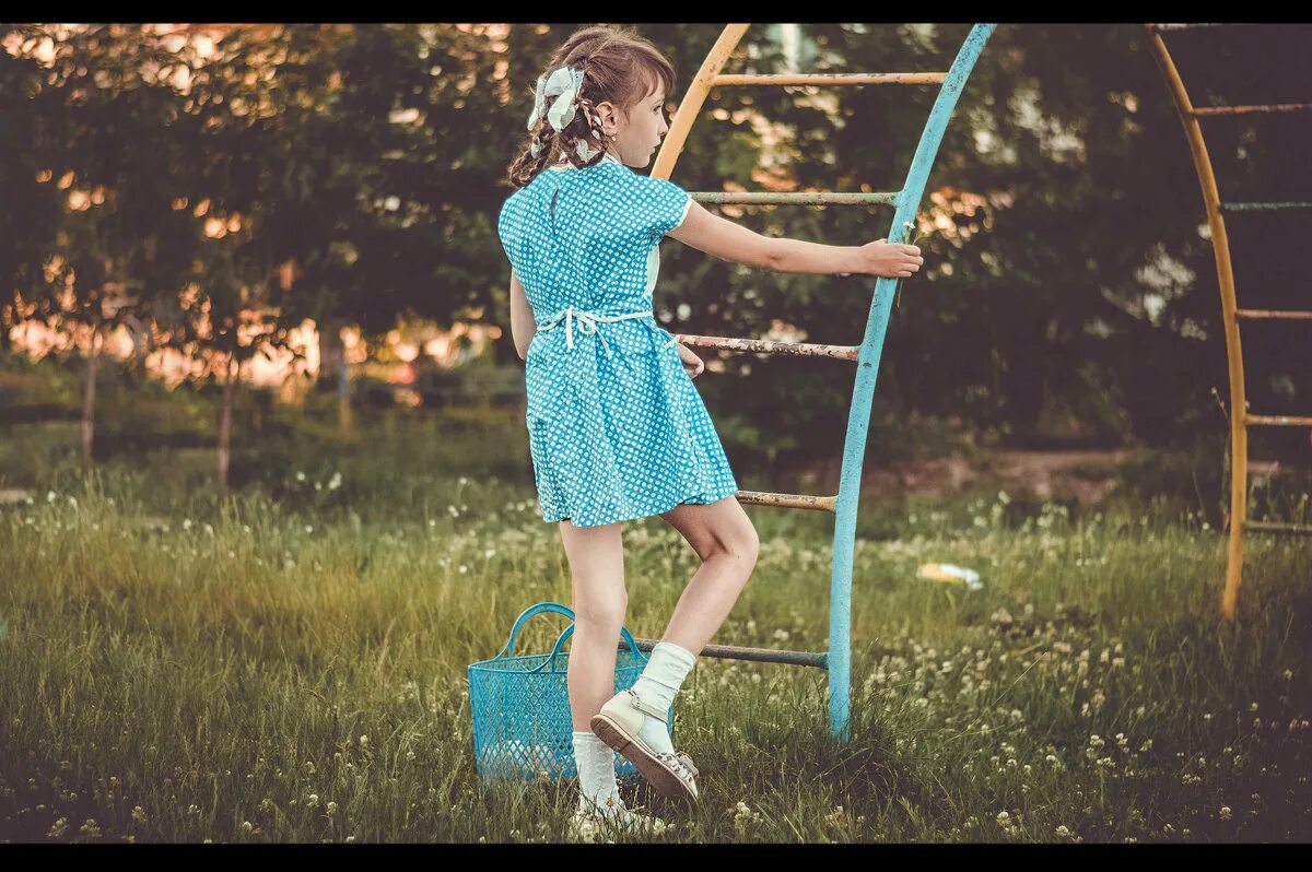 Назад в детские годы. Детство 90-х годов дети. Детство ссср 80е. Такси для детей. Назад в детские годы.