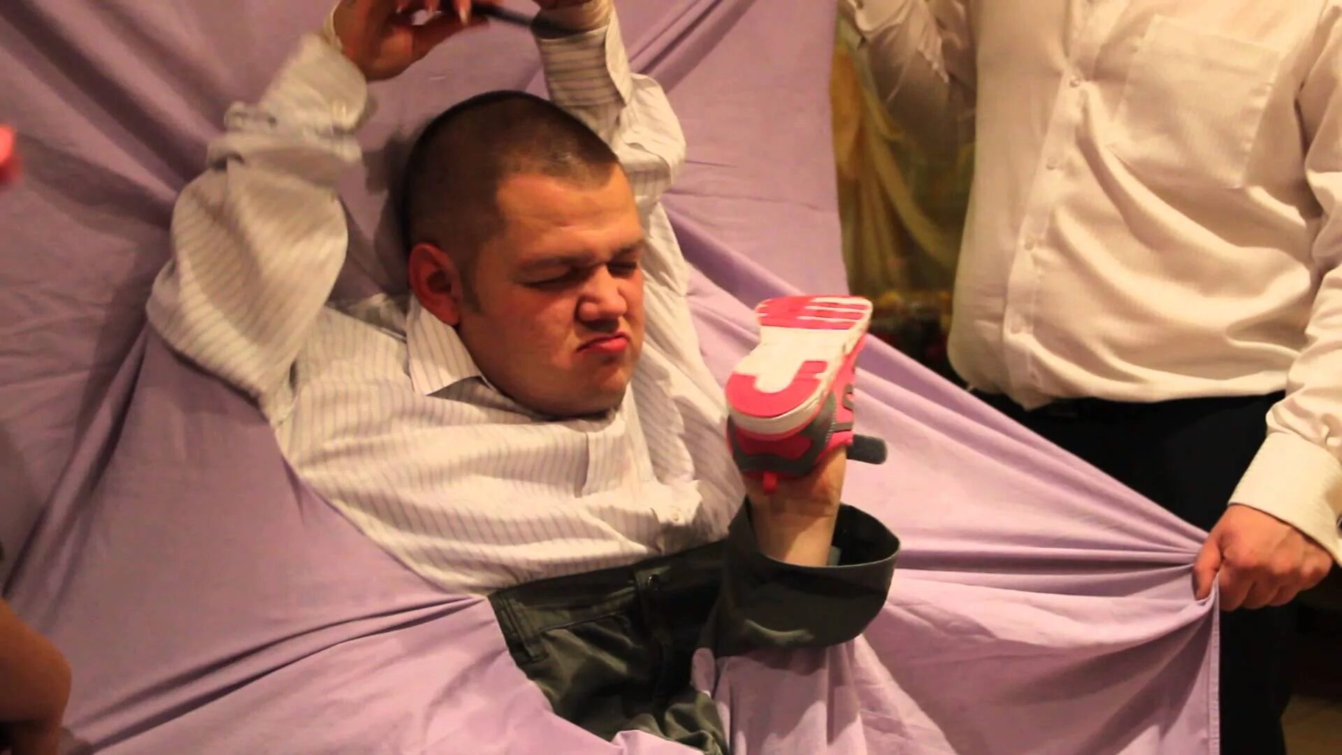 конкурс малыш. конкурс малыш на свадьбе. свадебный конкурс малыш. конкурс малыш на юбилей мужчине. сценка малыш.