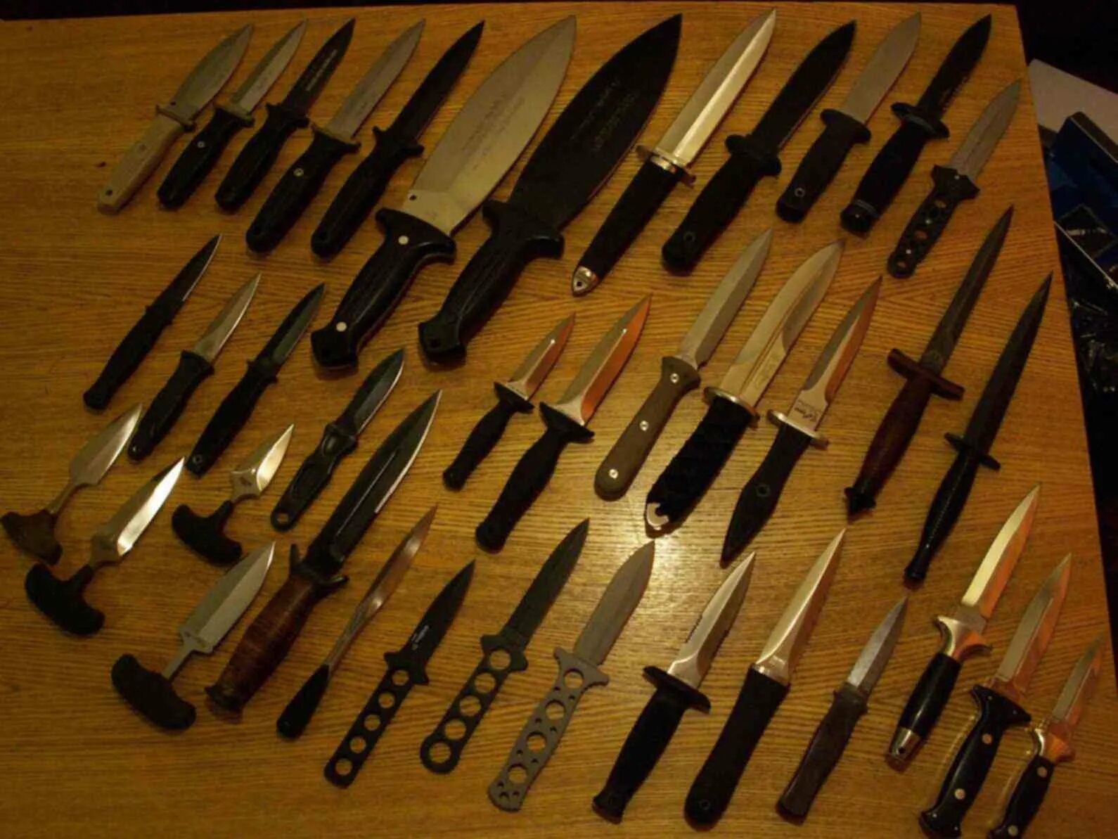 Холодное оружие. Коллекция ножей. Холодное оружие ножи. Холодные оружия. Нож и т д и