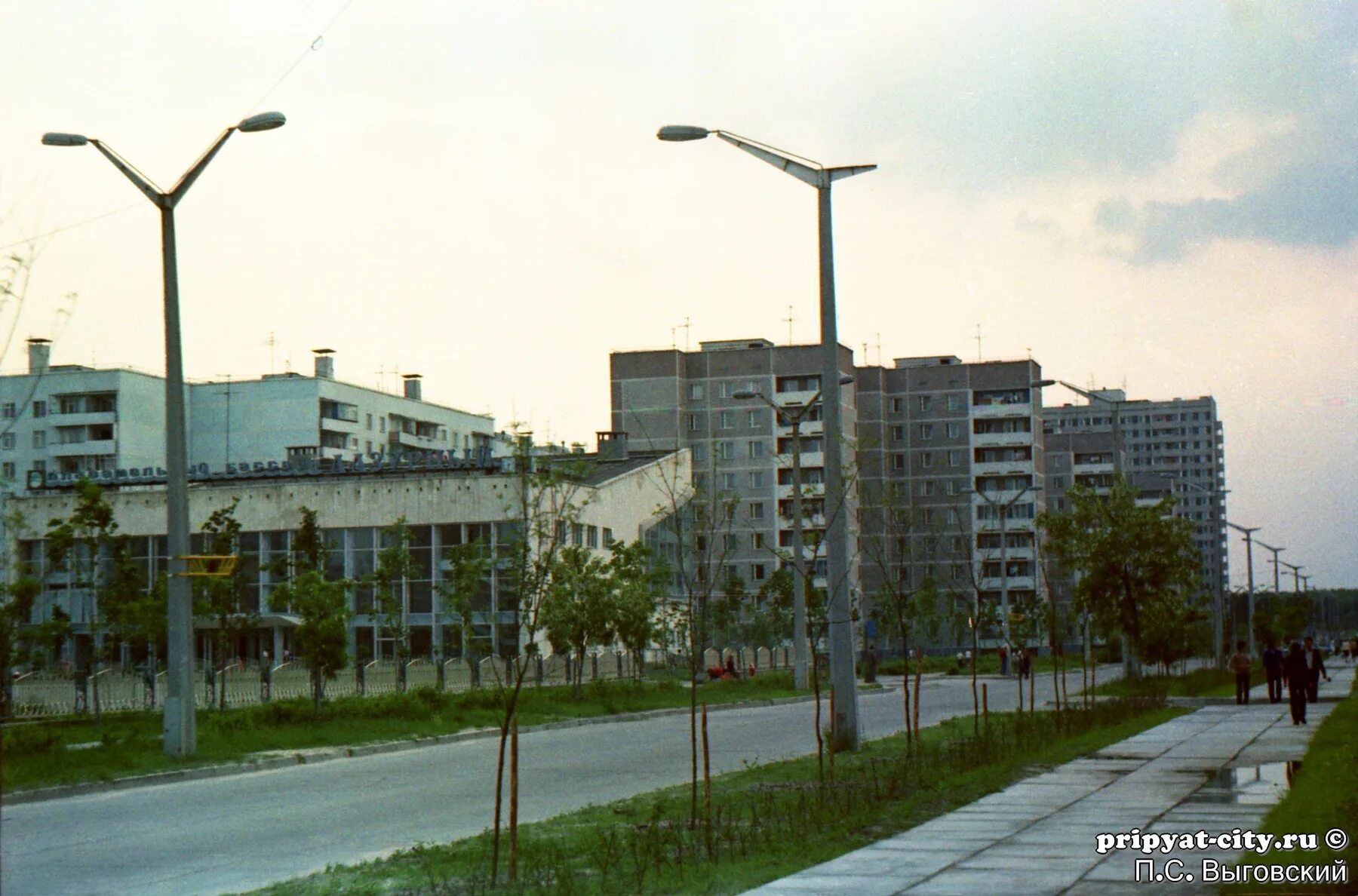чернобыль город припять сейчас. город припять 1986 год. припять до аварии 1985. город припять 1985. припять 1986 площадь.