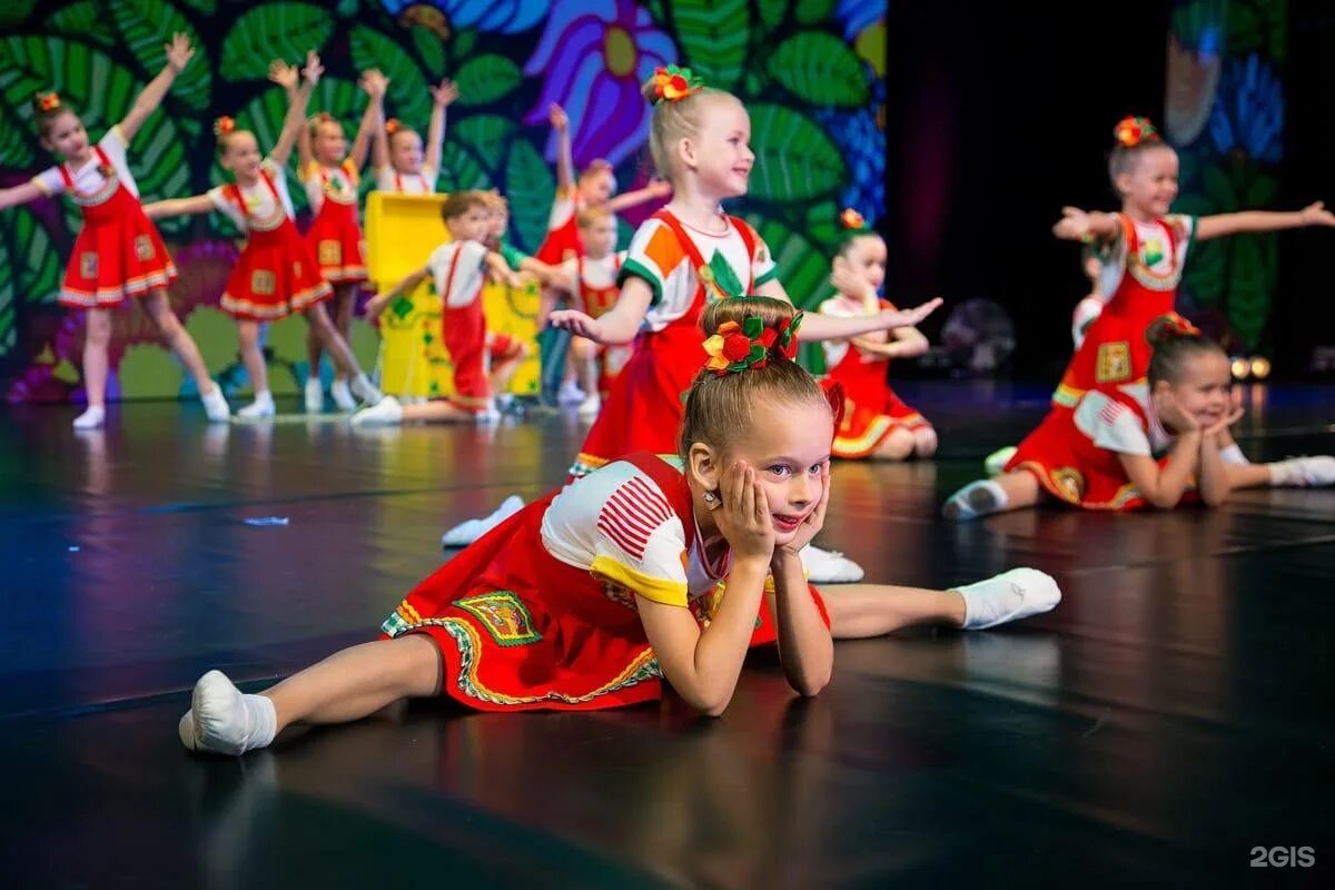 Сайт поколение барнаул. Студия современного балета поколение Барнаул. Танцевальнаястулия поколение. Балет Барнаул. Лето балета Барнаул.