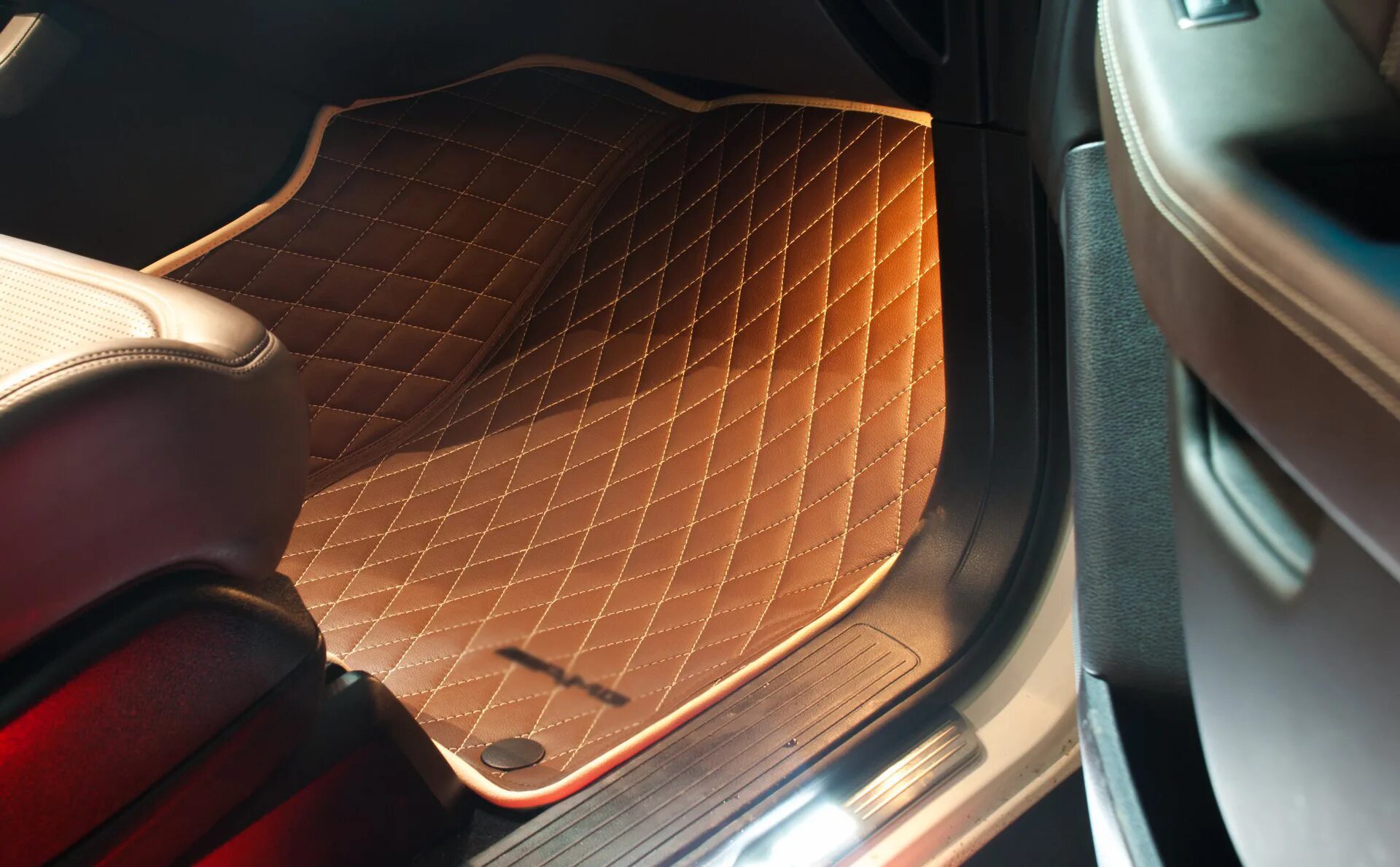 Автомобильные коврики луи виттон. Магазин ковриков для авто. Магазин ковриков для авто. Магазин ковриков для авто. Нескользящий коврик для автомобиля defender 06303.