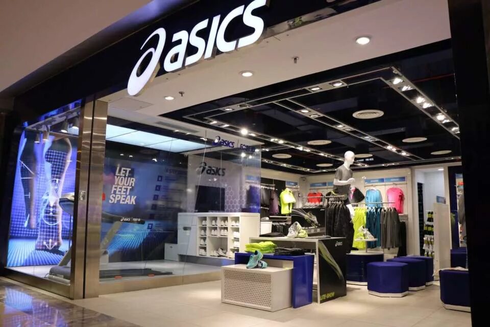 Магазин асикс в москве. Шоурум ASICS. Магазин асикс. ASICS фирменные магазины. Фирменный магазин асикс в Москве.