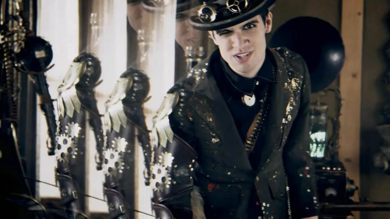 Группа panic! at the disco. Panic! at the disco фронтмен. Panic at the disco 2022. Panic at the disco say amen. Группа panic! at the disco.