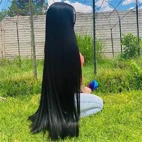 Длинные тонкие черные волосы