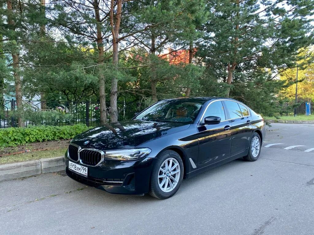 Bmw аренда. Бмв в аренду фото на улице. Прокат бмв без залога. Прокат бмв без залога. Бмв в аренду без водителя москва.
