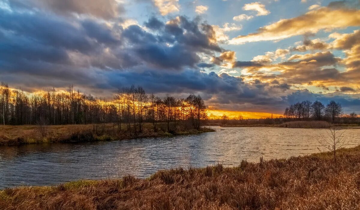 Вечер 03. Неосвещенная улица. Вечер 03. Рыбинск набережная волги. Октябрьская осень.