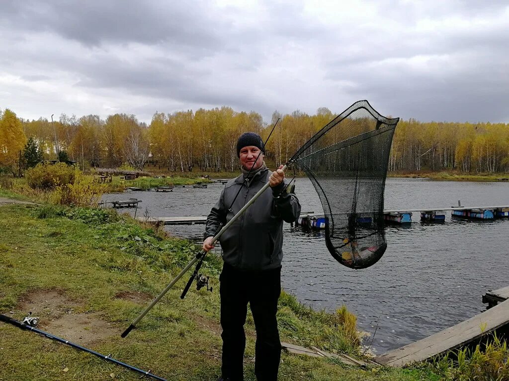 Платная рыбалка трубицино. Платная рыбалка. Платник рыбалка. Рыболовные платные водоемы. Место для рыбалки.