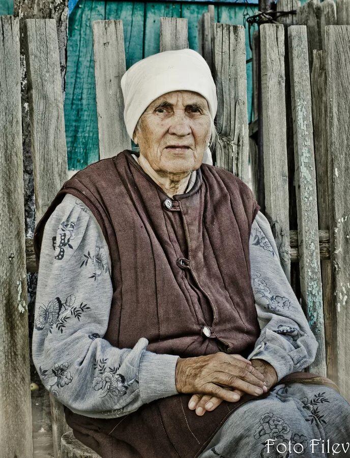 Старые бабушки 80 лет. Бабушка картинка. Старая бабушка. Фото бабушки. Красивая деревенская бабушка.