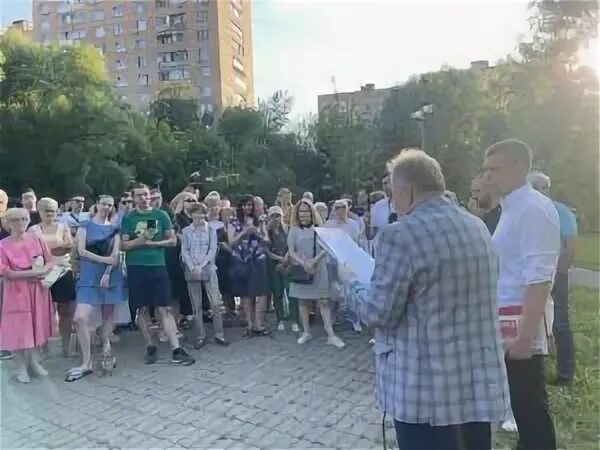 Встреча депутатов с кандидатами. Встреча депутата с избирателями. встреча с избирателями. вечера обухова. лебедь на встрече с избирателями 1996.