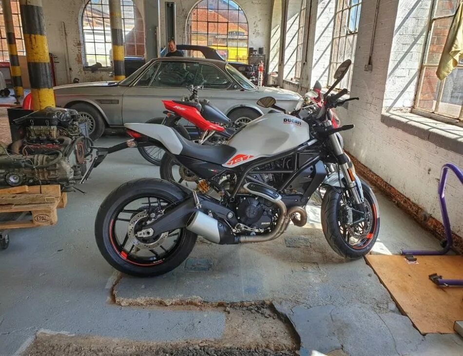 Байк икс 7. Ducati Monster 797. Дукати монстр 797. Ducati Monster 797 Custom. Ducati Monster 797 2019.