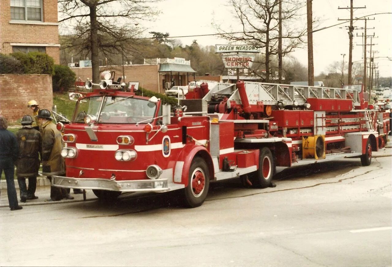 Ар пожарный автомобиль. American LAFRANCE. American LAFRANCE 900 Series. Тиллер пожарных. АГ-12 пожарный автомобиль.