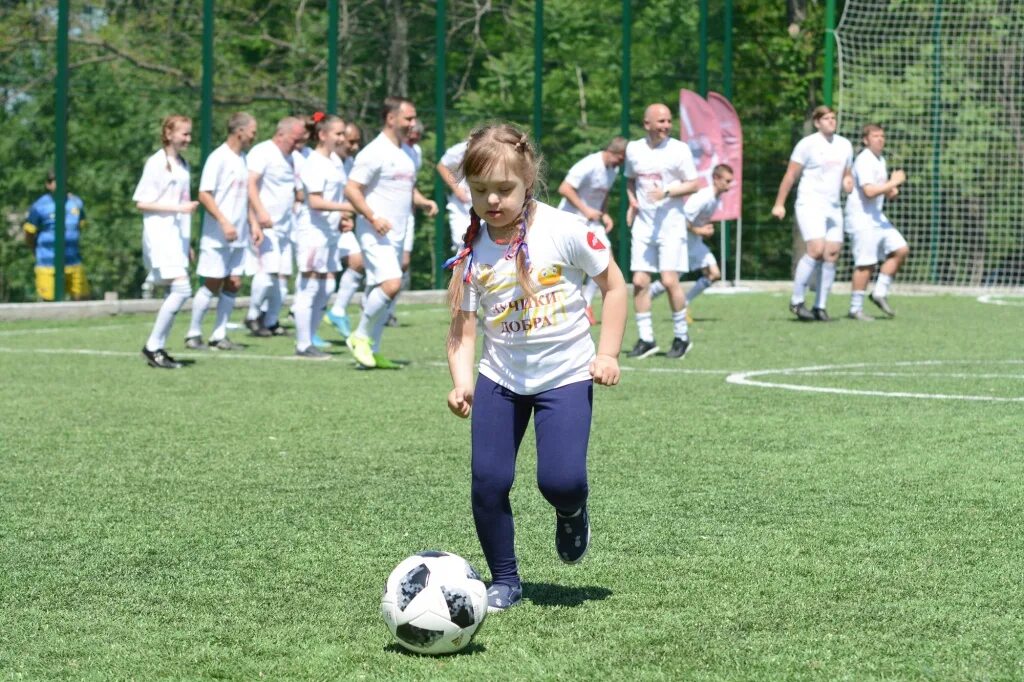 Группа дети в ростове. Парк имени Чуковского в Ростове. Футбольное поле Ростов на Дону парк Корнея Чуковского. Парк Чуковского площадка детская. Ростов парк Чуковского Водянова.