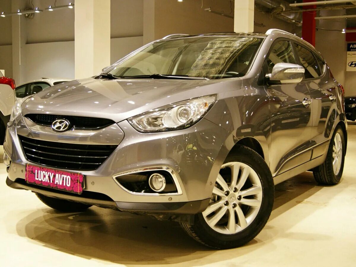 Продажа б у hyundai. Hyundai ix35 i. Hyundai ix35 бронзовый. Hyundai ix35 2013. Хендай Солярис ix35.