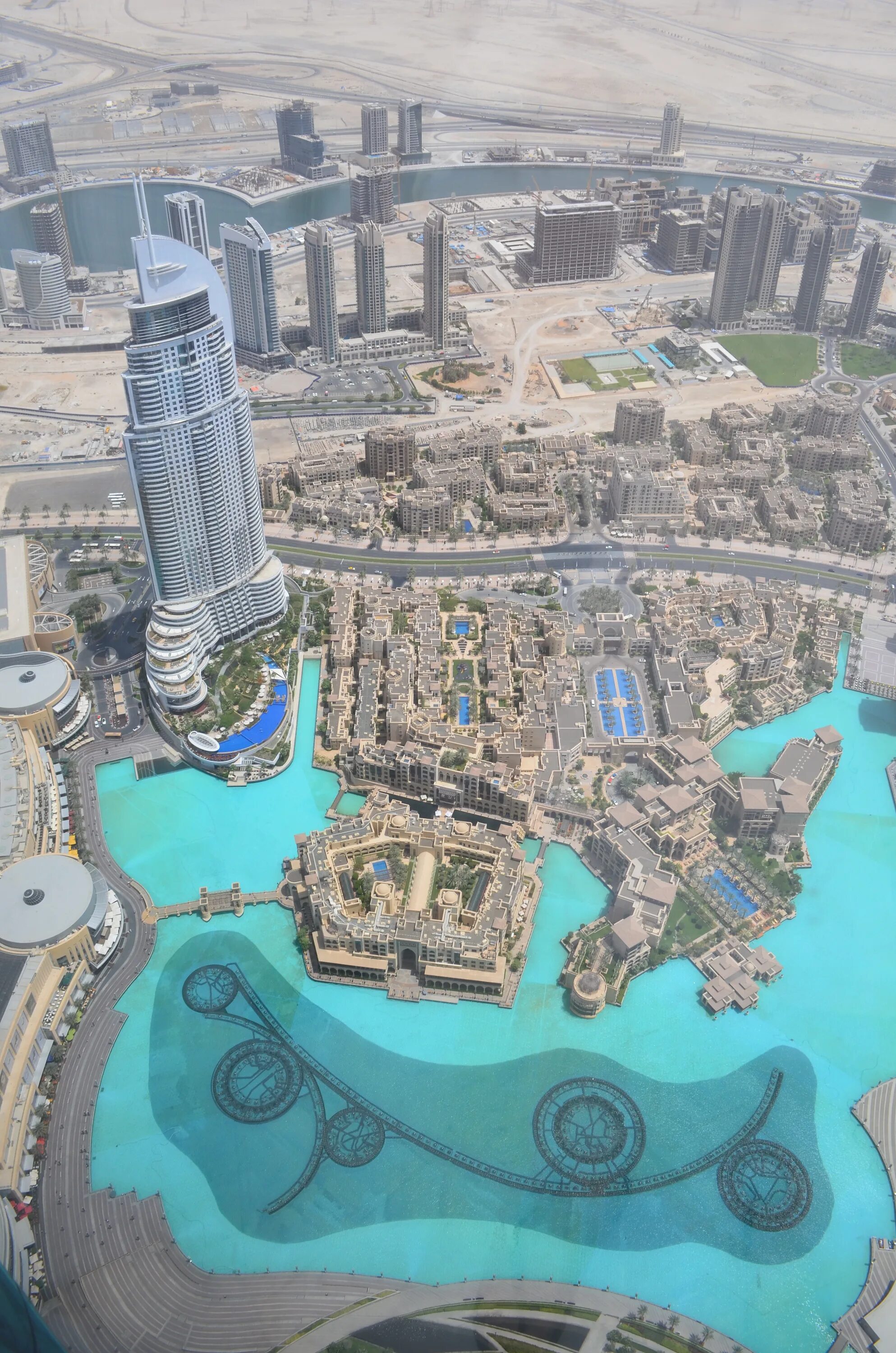Burj Park Дубай. Вид с Бурдж-Халифа в Дубае. Аквапарк Бурдж Халифа. Бурдж-Халифа вид с 163 этажа. Куплю воду дубай