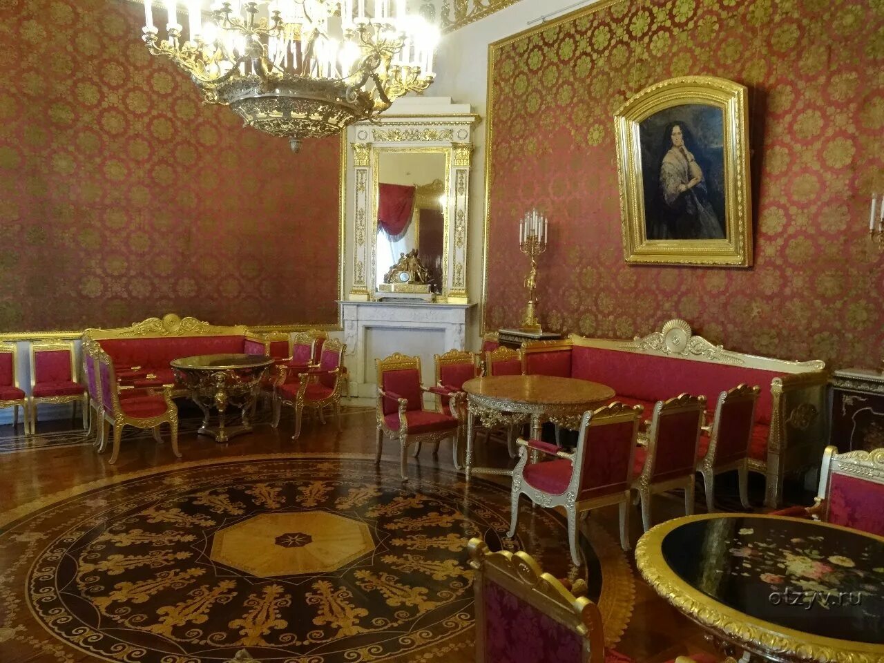 Дворец дожей в спб. Дворец потоцких львов интерьеры. Зимний дворец башня. Заброшенный замок мот-шанденье франция. Екатерининский дворец 2010 внешний облик.