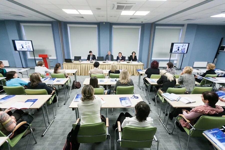 высококвалифицированный педагог. открытые квалификации. курсы по обучению. открытые квалификации. переквалификация персонала.