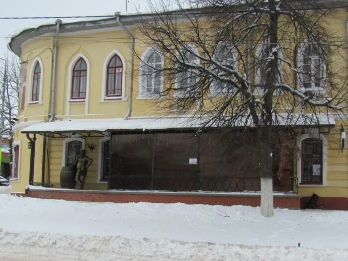 Старая крепость просп кирова 2. Старая крепость короча. корочанка короча кафе. пивоварня старая крепость белгород. кафе старая крепость.