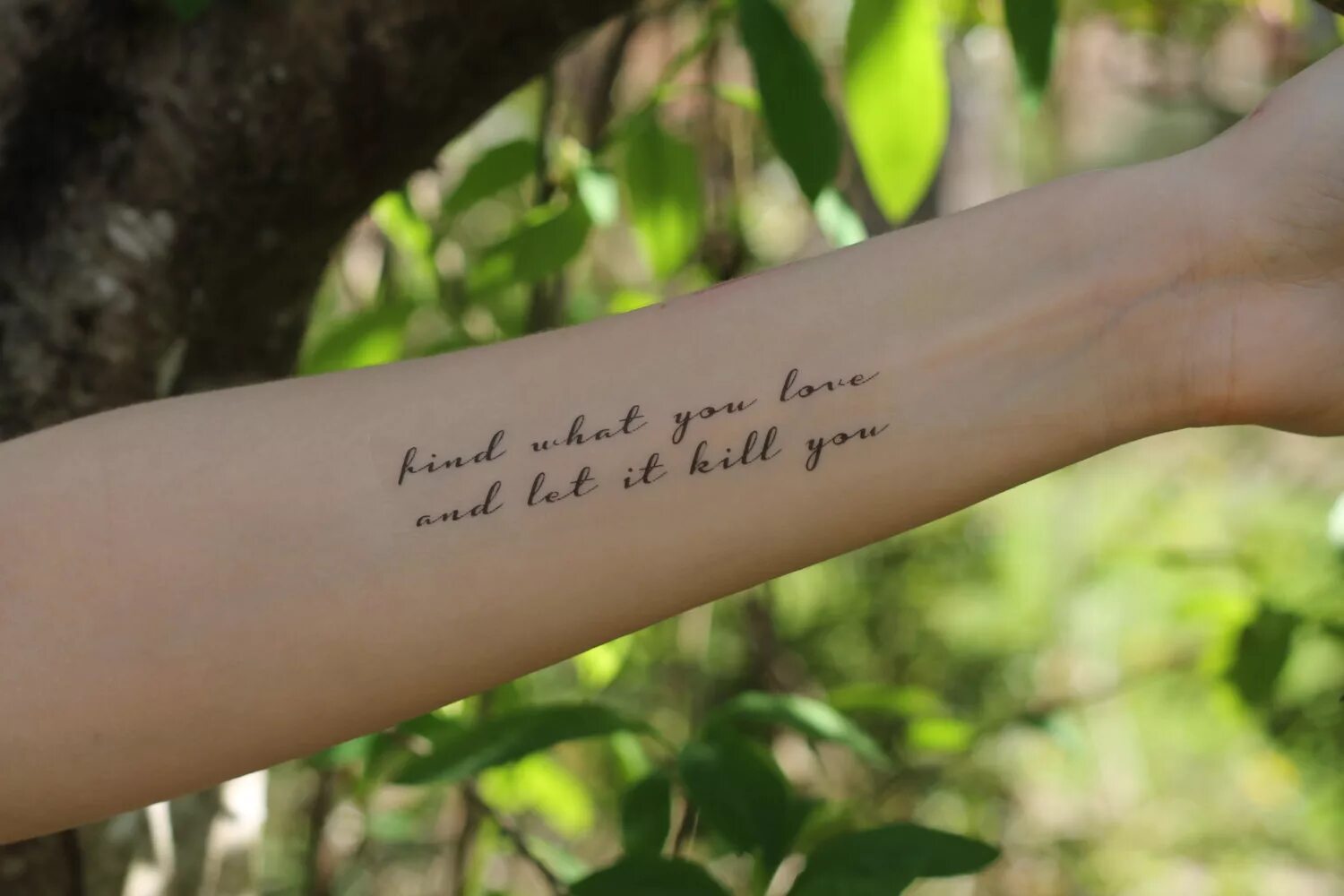 Well that was love. Тату надпись на руке. Do what you Love тату. Тату Love me. Тату i Love you.