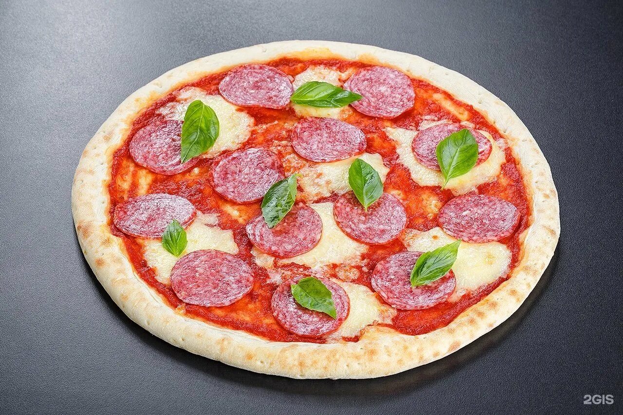 Домашняя пицца без колбасы. Пицца салями. Пицца без колбасы. Пицца домашняя без колбасы. Пицца Alberto салями.