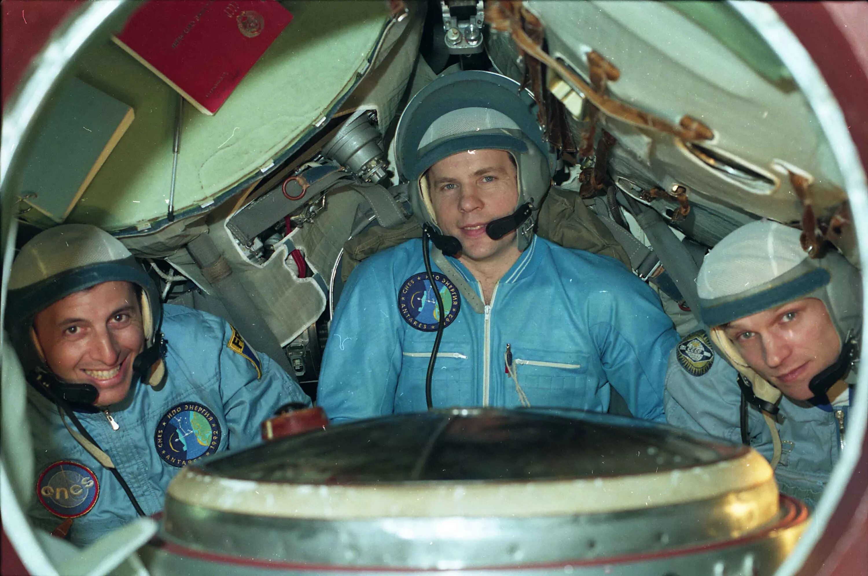 Первый полет человека в космос на корабле