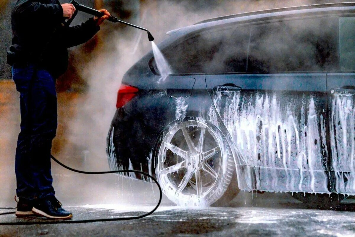 Мойка автомобиля. Мытье машины. Автомойка машина. Помывка автомобиля.
