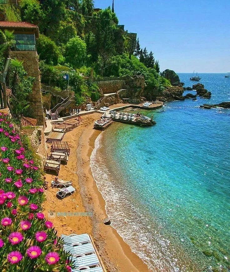 Antalya beach. Мермерли Бич Анталия. Анталия Турция. Пляж Мермерли Турция. Турция море Анталийское побережье.